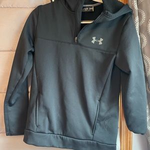 Black youth XL sweatshirt under armour